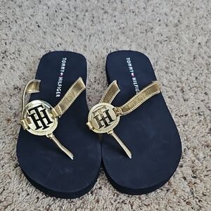 Tommy Hilfiger blue sandals with gold accents sz 9